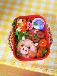 梅雨にスイカとぶたさん弁当-レシピのメイン写真