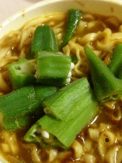 カップ ラーメンにオクラ♡-レシピのメイン写真