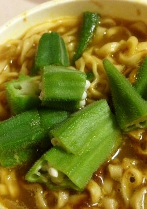 カップ ラーメンにオクラ♡-レシピのメイン写真