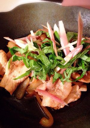 みょうがと大葉のせ＊簡単生姜焼き-レシピのメイン写真