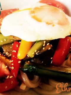 夏野菜のエスニック☆冷やしうどん-レシピのメイン写真