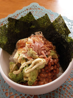 一人飯アボカド納豆丼-レシピのメイン写真