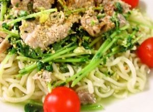 豆苗＆豚肉でスタミナＵＰぶっかけラーメン-レシピのメイン写真