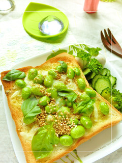 バジル×ゆず胡椒風味 枝豆トースト-レシピのメイン写真