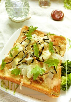 ゆず胡椒風味　玉葱のおかか塩昆布トースト-レシピのメイン写真