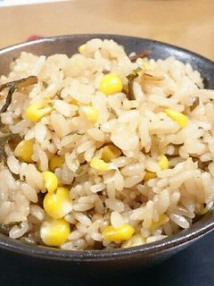 とうもろこしの簡単すぎ炊き込みご飯!-レシピのメイン写真