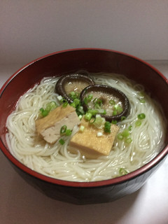 にゅう麺椎茸と昆布ダシ!麺の保存法解説付-レシピのメイン写真