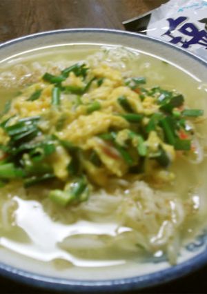 カニカマ入りニラ玉のせ塩ラーメン-レシピのメイン写真