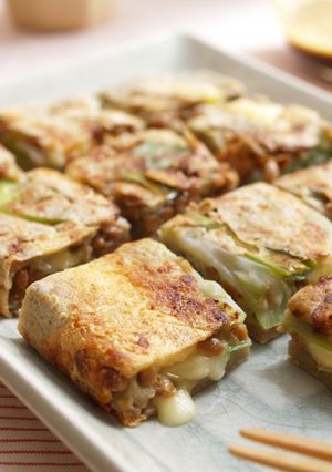 とろ～り納豆とチーズの蒸しネギ蕎麦チヂミ-レシピのメイン写真