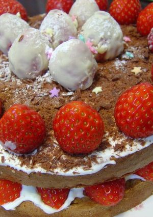 スイートチョコといちごのケーキ-レシピのメイン写真