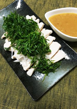 鶏むね肉で簡単茹で鶏！味噌ダレ-レシピのメイン写真