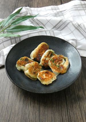 余った餃子の皮でネギチーズ焼き-レシピのメイン写真