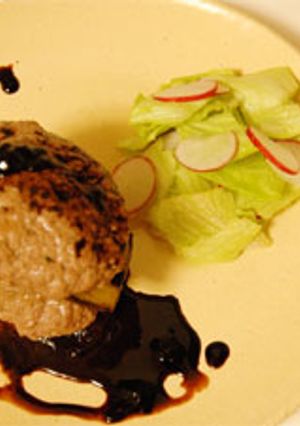 ラム肉でハンバーグ　決めてはソース！？-レシピのメイン写真