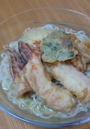 冷やしぶっかけ塩ラーメンONてんぷら-レシピのメイン写真