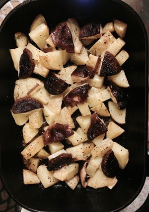 自宅ダッチ！超シンプルにジャガイモと椎茸-レシピのメイン写真