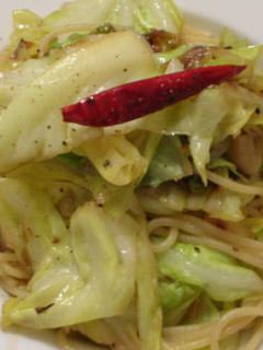 蒸し焼きキャベツとアンチョビのパスタ-レシピのメイン写真