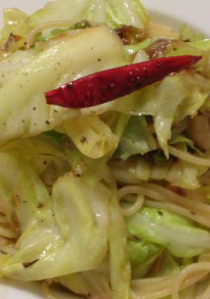 蒸し焼きキャベツとアンチョビのパスタ-レシピのメイン写真