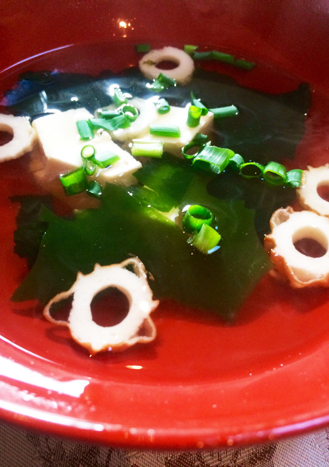豆腐とわかめとちくわのお吸い物-レシピのメイン写真