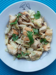 鶏肉キャベツきのこで塩レモン炒め-レシピのメイン写真