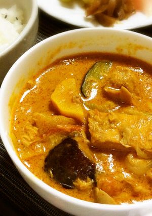 夏野菜とシーチキンのエスニックカレー-レシピのメイン写真