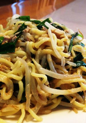 ひとりランチ♪ニラともやしのツナ焼きそば-レシピのメイン写真