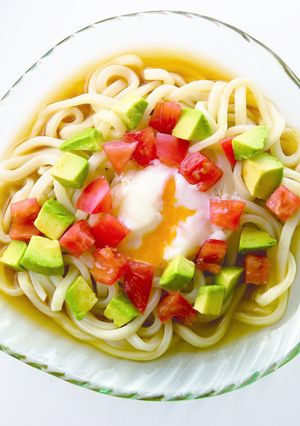 ぶっかけうどんカレー風味アボカドのせ-レシピのメイン写真