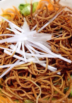 パリパリ ♪ 揚げ蕎麦サラダ-レシピのメイン写真