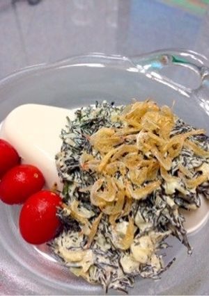 アカモクとアミエビと玉葱のマヨネーズ和え-レシピのメイン写真