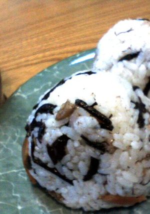 混ぜるだけ　ひじきおにぎりさん-レシピのメイン写真