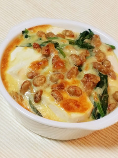 話題入♪豆腐と法蓮草の納豆チーズ焼き-レシピのメイン写真