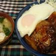 美味しいハンバーグソースでロコモコ丼