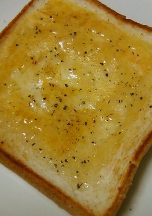 フライパンでこんがりハニーチーズトースト-レシピのメイン写真