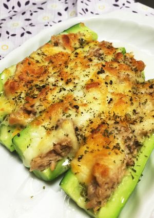 チーズとツナをキュウリのボートにのせて-レシピのメイン写真