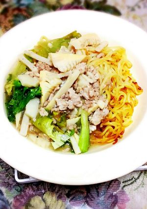 筍と挽き肉のレタスあんかけ麺!-レシピのメイン写真