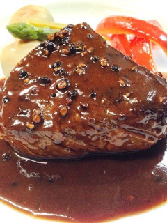 牛肉のステーキ ブラックペッパーソース-レシピのメイン写真