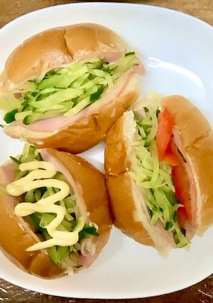 ハムときゅうりのロールパンサンド-レシピのメイン写真