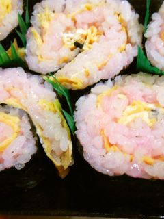 桜でんぷと薄焼きたまごの海苔巻き-レシピのメイン写真