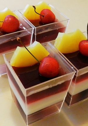 ３つの味とカラ−を楽しむゼリー-レシピのメイン写真