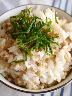 鶏そぼろとあげの甘辛♡混ぜごはん-レシピのメイン写真