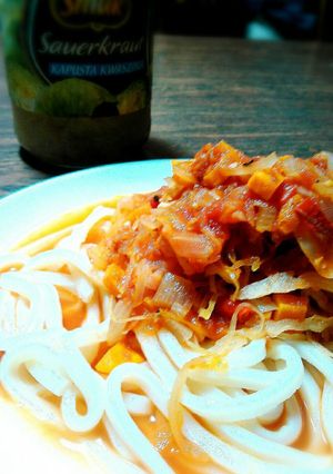 ザワークラウトを使ったトマトソースうどん-レシピのメイン写真