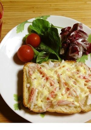 かにかまと新玉ねぎの酢漬けトースト-レシピのメイン写真