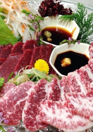 プロ直伝！馬刺しの盛り方と美味しいタレ-レシピのメイン写真