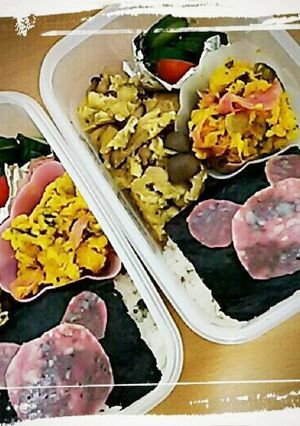 ブナシメジ入りカレー風親子とじ-レシピのメイン写真