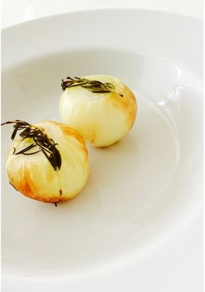 新玉ねぎの丸ごとオーブン焼き☆マクロビ-レシピのメイン写真