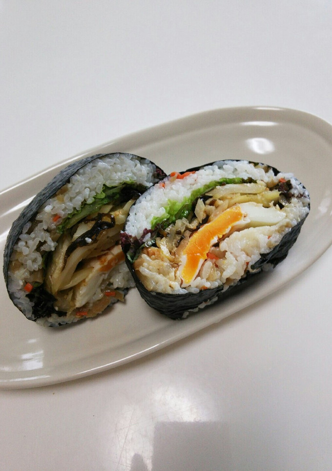 きんぴらご飯とセロリ炒めのおにぎらず-レシピのメイン写真