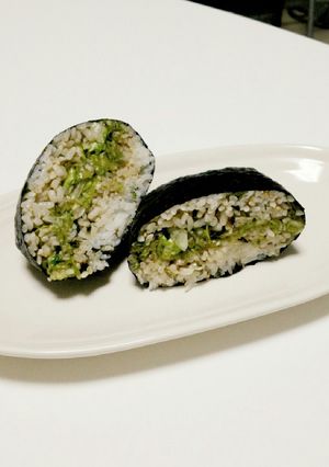 レタスとごはんですよのおにぎらず-レシピのメイン写真
