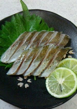 炙りカマス(焼き霜造り)と骨せんべい-レシピのメイン写真