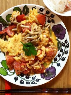 簡単!トマトとたまごとしめじの炒め物-レシピのメイン写真