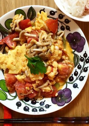 簡単!トマトとたまごとしめじの炒め物-レシピのメイン写真