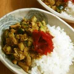 รูปของ 炒めるだけ☆ツナとズッキーニの夏カレー